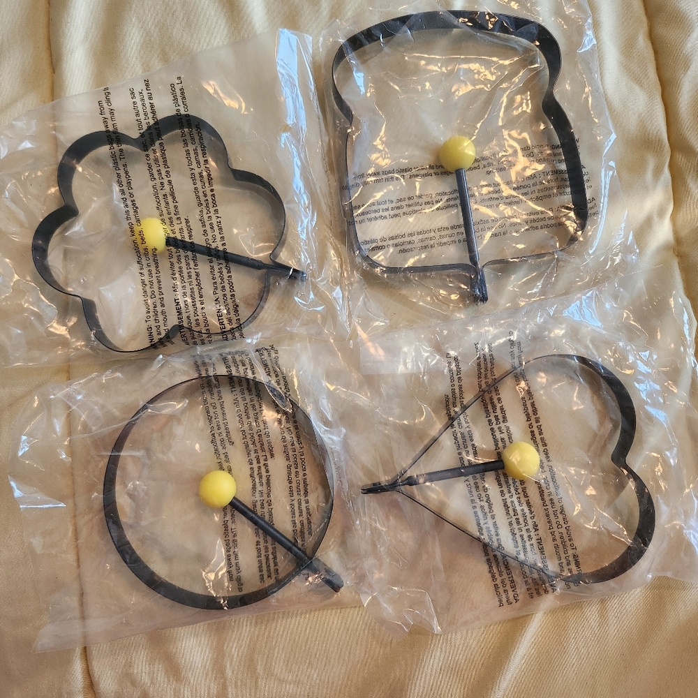 Avon egg molds set of 4 new in the box